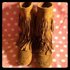 GIRLS fringe boots